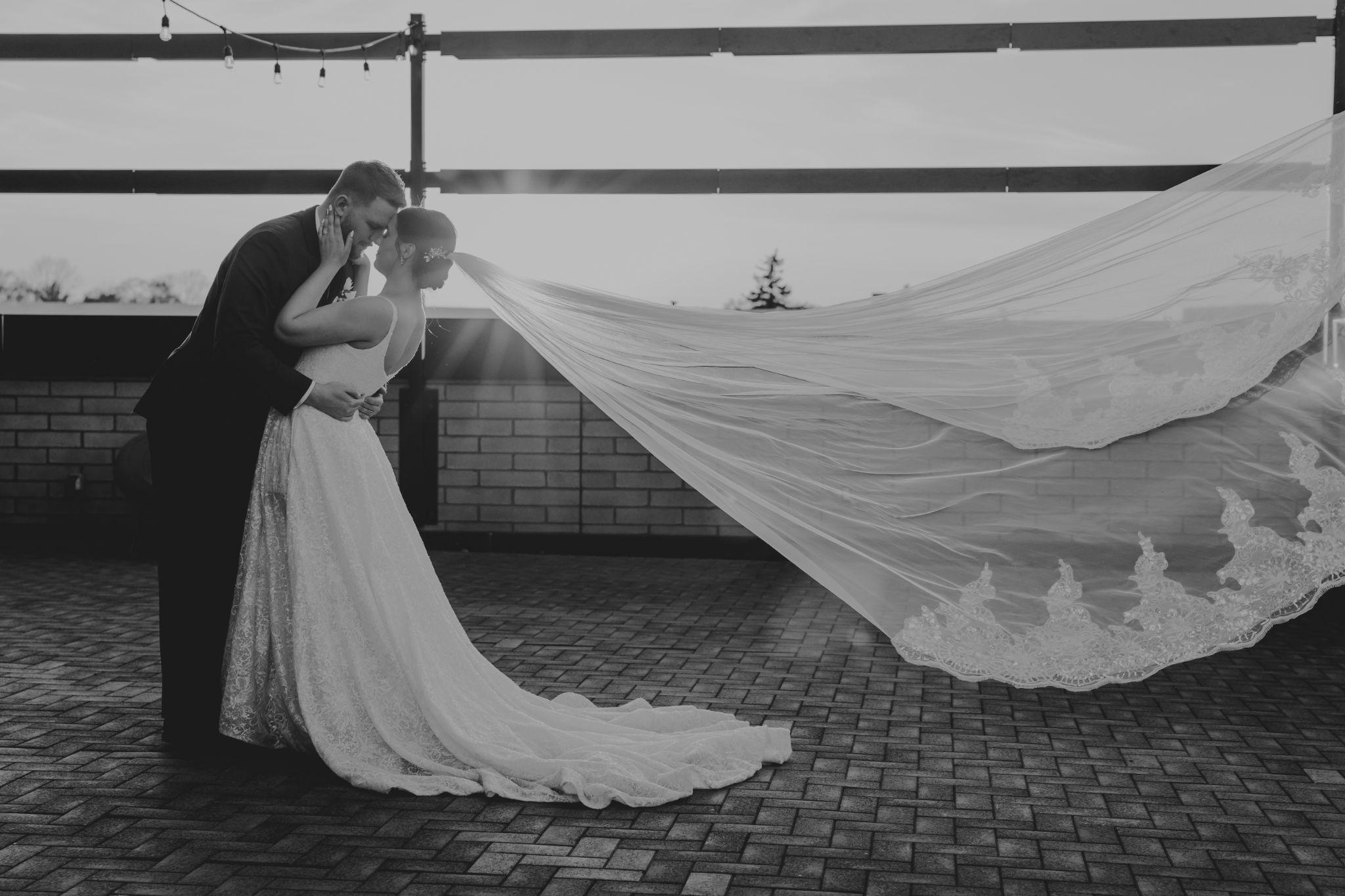 Elegant black and white wedding photo of Nicole & Austin's spotless simplicity wedding day coordination
